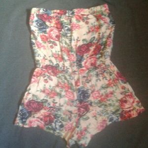 Strapless floral romper